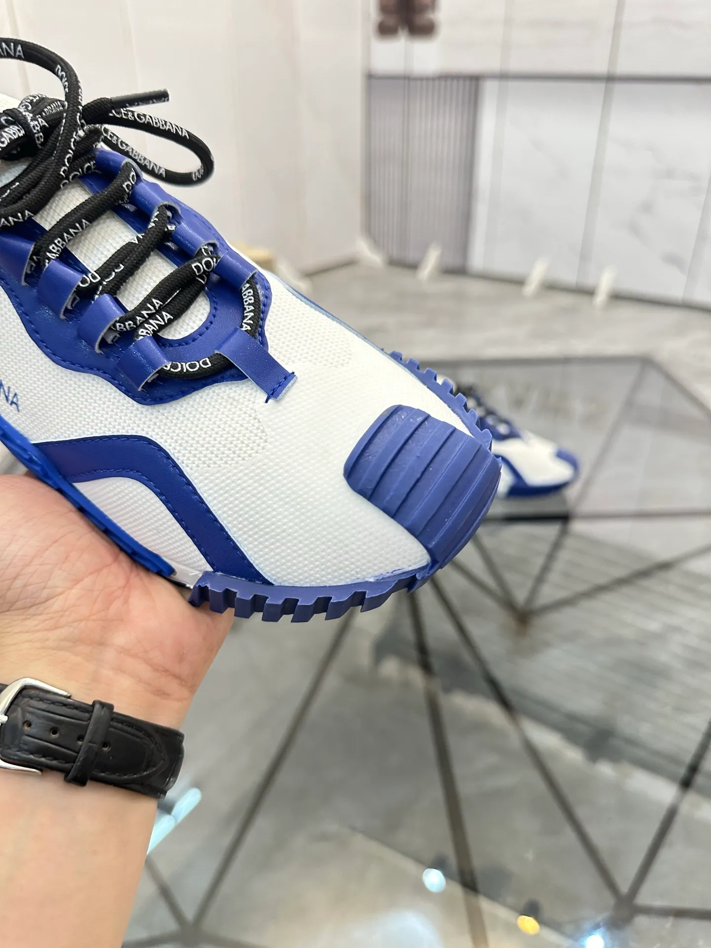 Men's shoes: 💰P460¥ Product trademark: DG "Dolce & Gabbana*" low-top sneakers Regular size: 35-44 (can be customized to 45.46.) Couple style Product materials: Upper imported cowhide stitching original material, breathable lining, original outsole. Number: 803